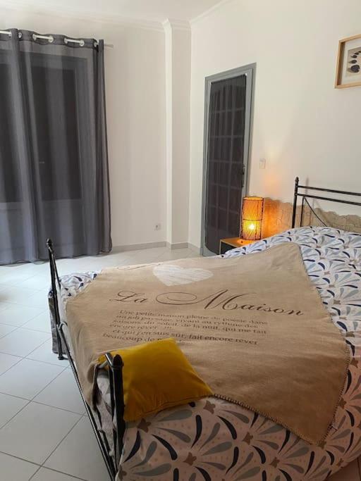 Villa Serenice - F2 Au Calme, Climatise, Wifi Et Parking Gratuit Esterno foto